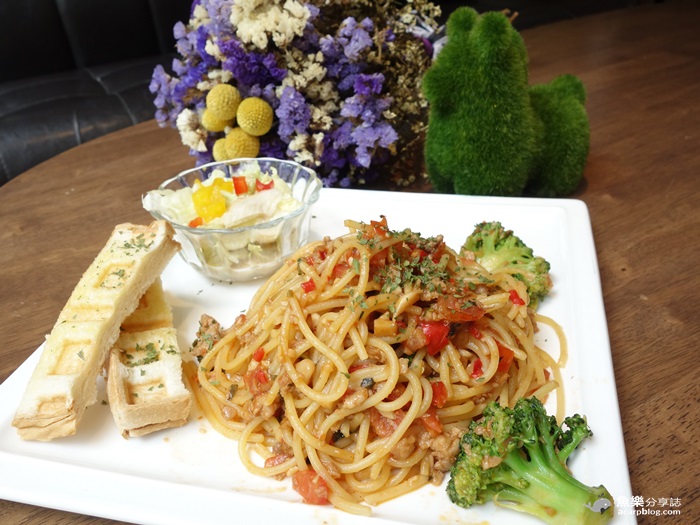【台北大安】Cross Cafe克勞斯咖啡店/東區咖啡館/wifi 插座 【台北大安】Cross Cafe克勞斯咖啡店/東區咖啡館/wifi 插座