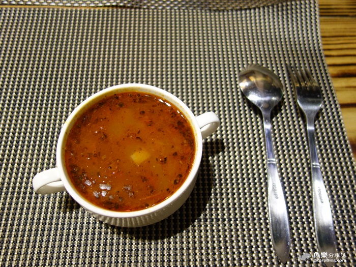 【基隆美食】第34夜 Night 34th. 義大利麵 燉飯 咖哩 音樂餐廳 【基隆美食】第34夜 Night 34th. 義大利麵 燉飯 咖哩 音樂餐廳
