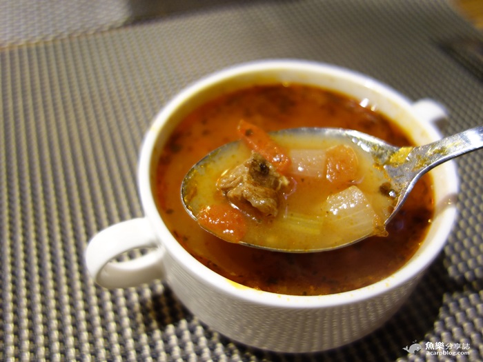 【基隆美食】第34夜 Night 34th. 義大利麵 燉飯 咖哩 音樂餐廳 【基隆美食】第34夜 Night 34th. 義大利麵 燉飯 咖哩 音樂餐廳