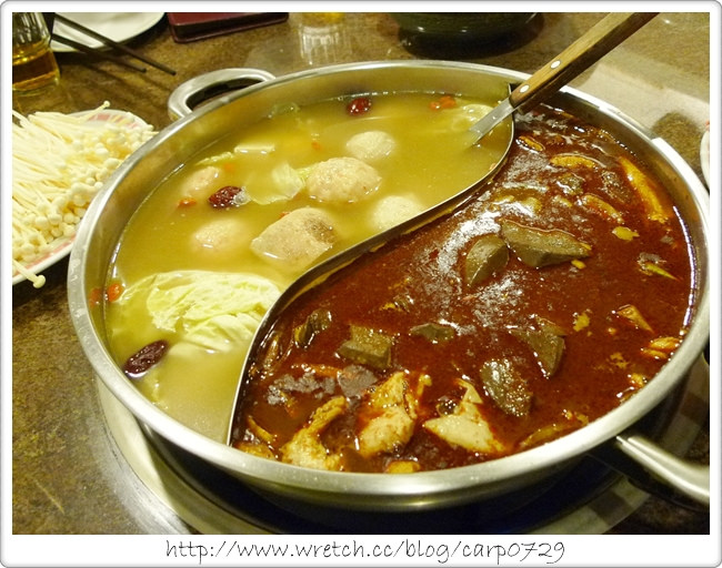 【台北松山】吳記麻辣鴛鴦火鍋~手工丸很厲害!! @魚樂分享誌