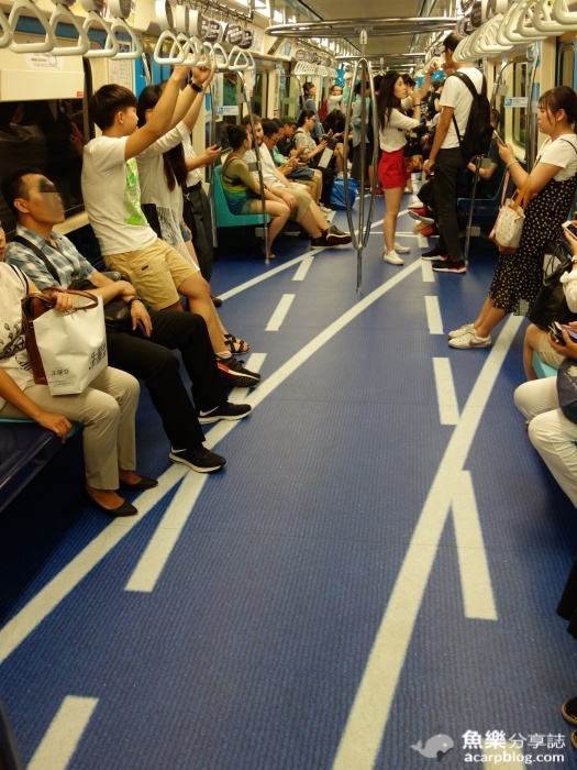 世大運彩繪列車 捷運車廂游泳池清涼泡腳(班車時刻表)