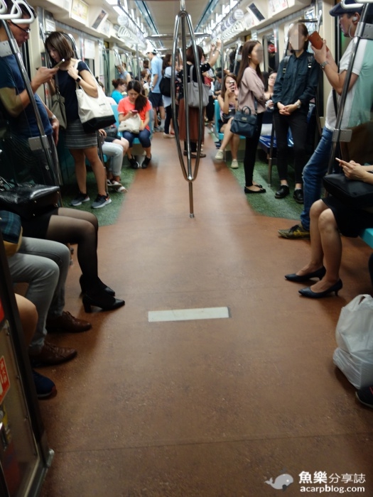 世大運彩繪列車 捷運車廂游泳池清涼泡腳(班車時刻表)