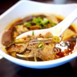 即時熱門文章：【台北大安】鼎旺麻辣鴛鴦火鍋/商業午餐牛肉麵/招牌雞腳必點!!